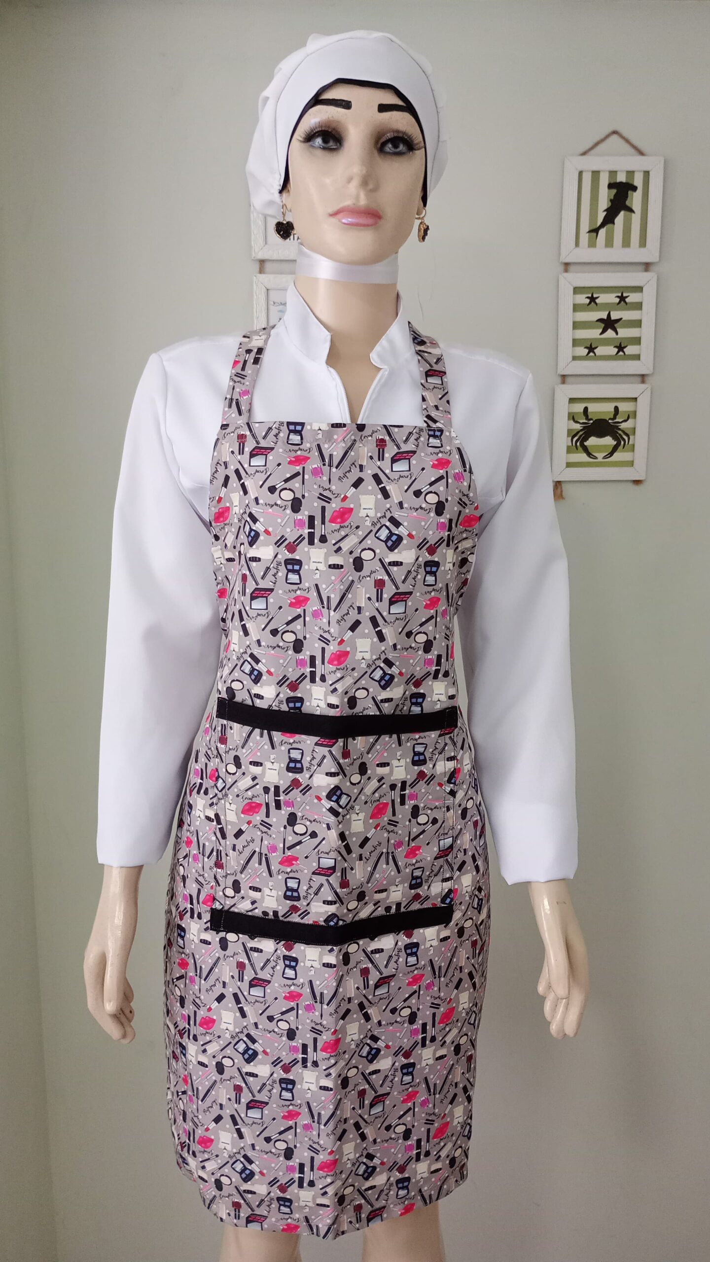 Avental em tecido de Microfibra motivo salão com viés preto  no bolso