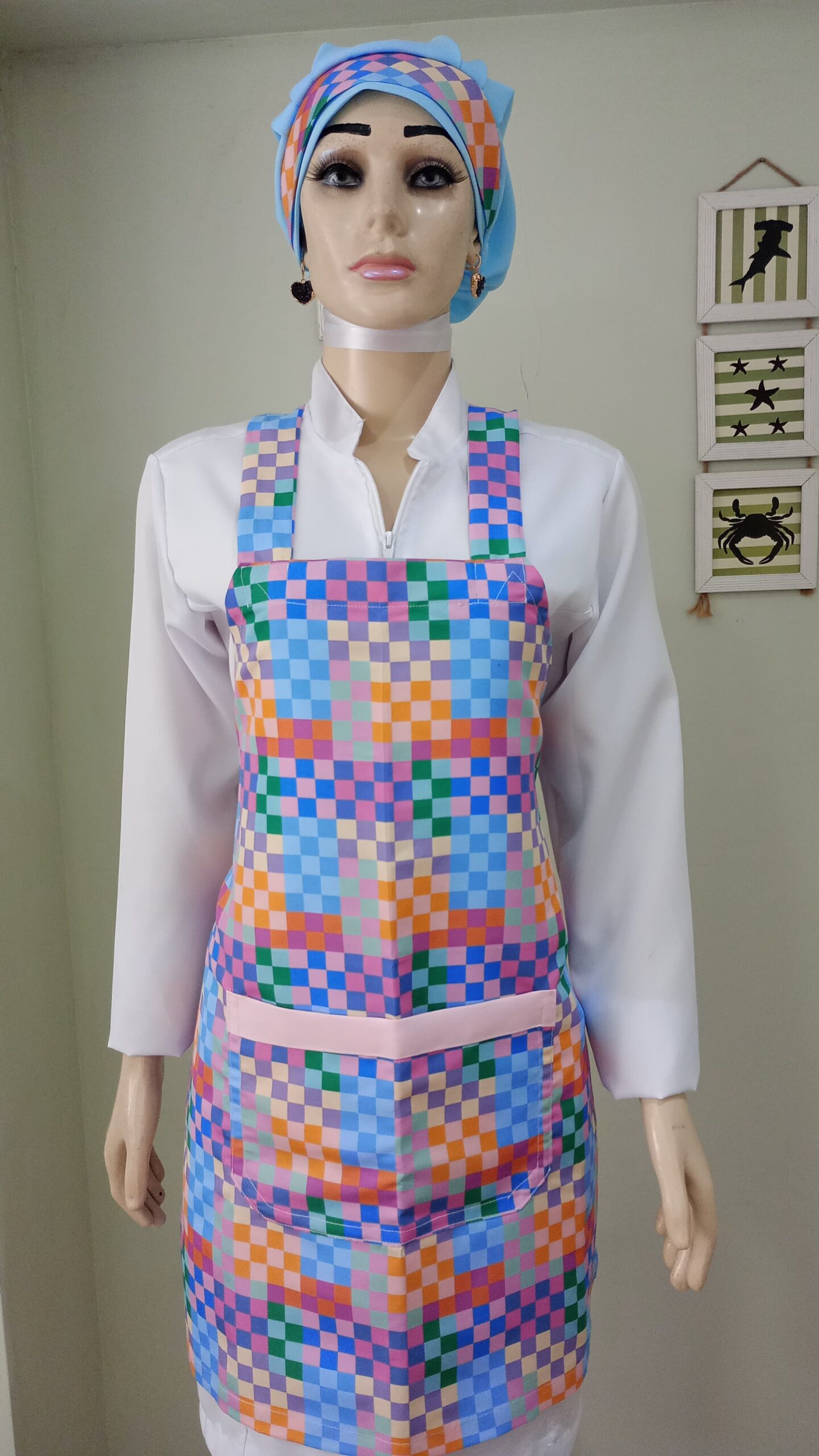 Avental colorido no tecido de microfibra com bolso