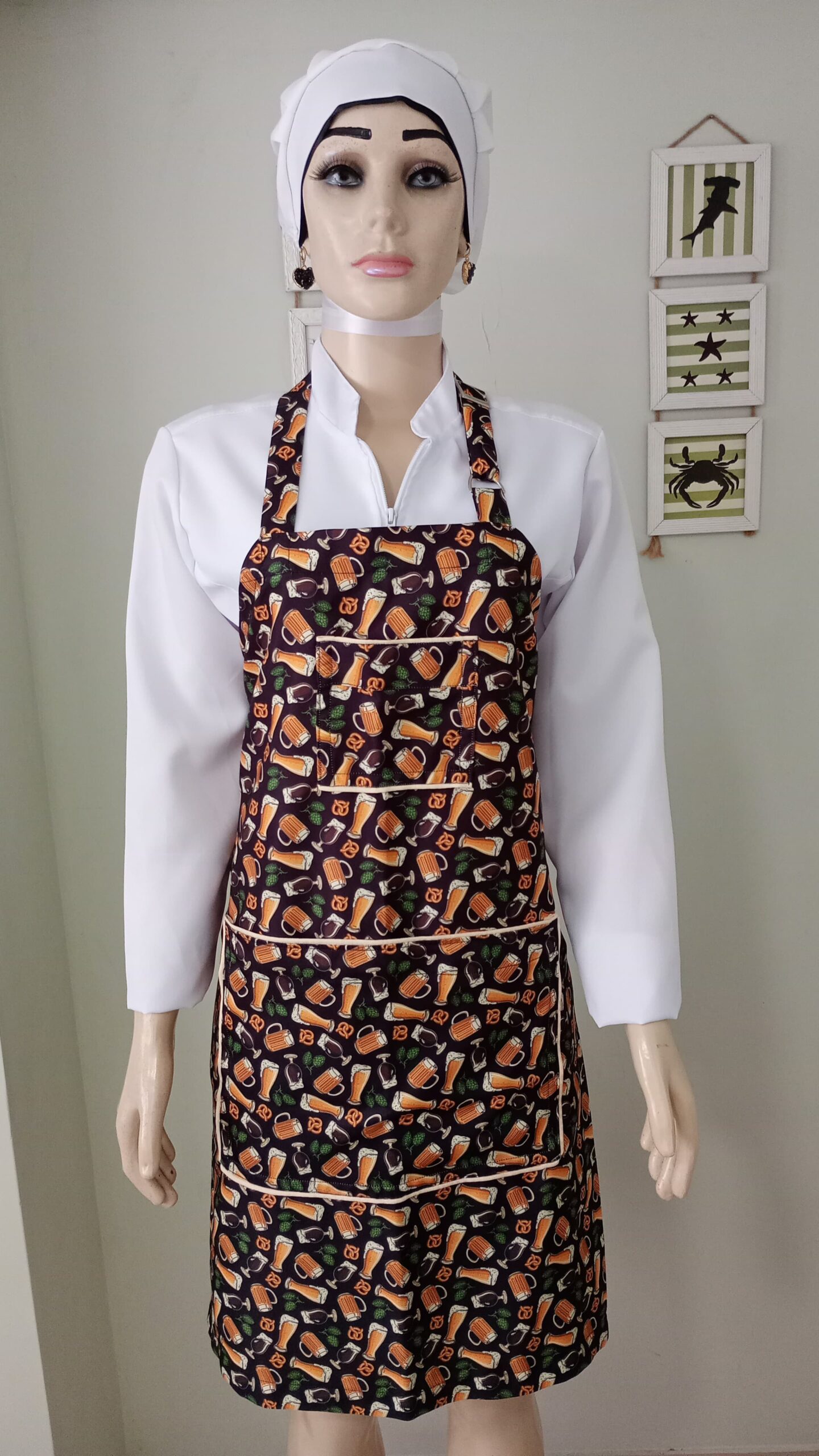 Avental no tecido Gabardine Chopp com com viés creme no bolso